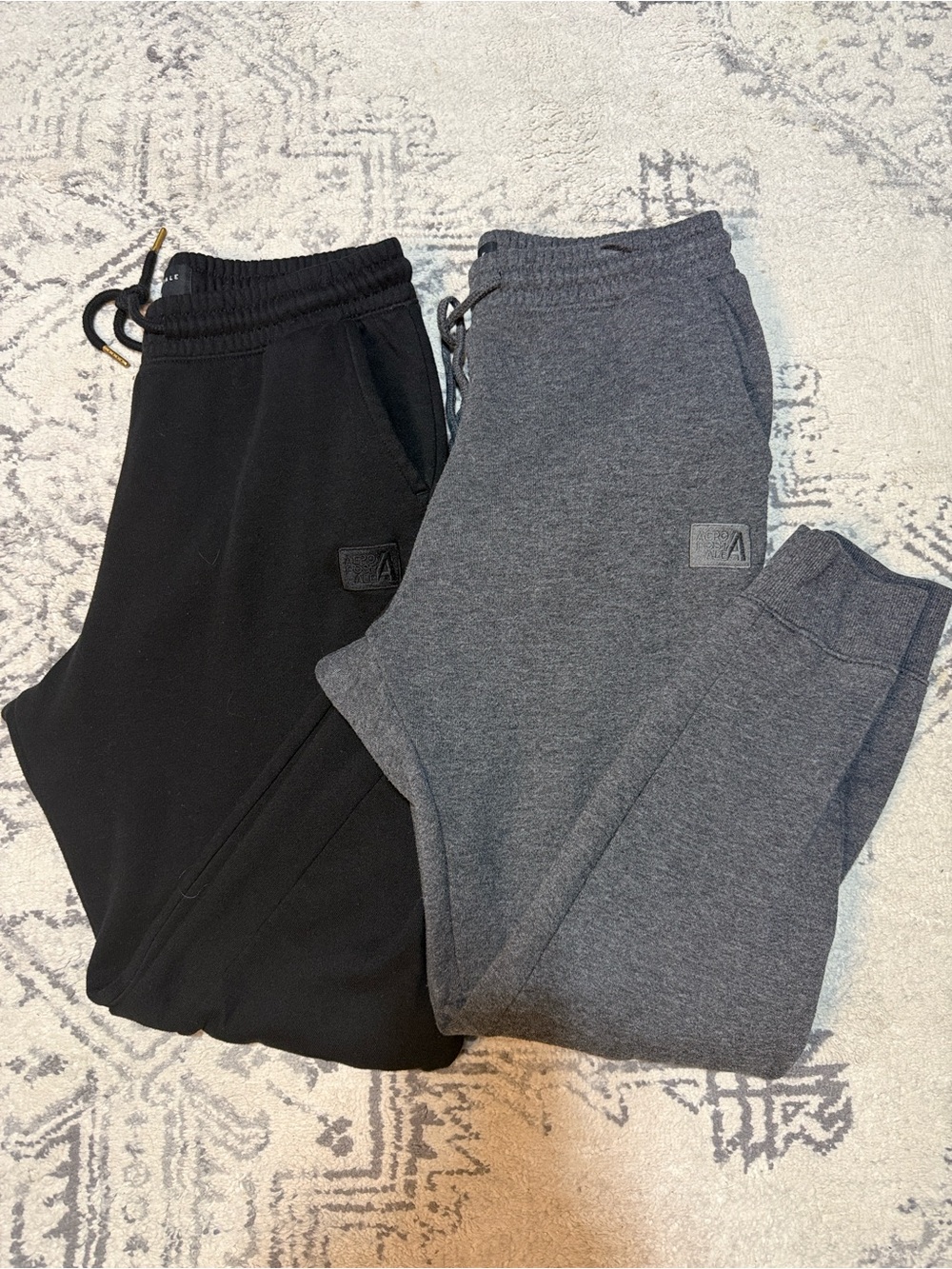 AEROPOSTALE 2 Pairs Stretch Fleece Joggers - Black and Heather Gray